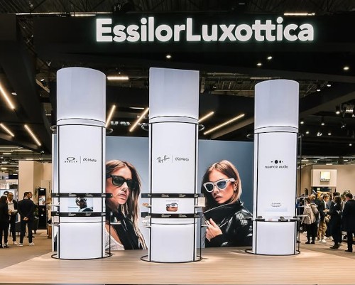 essilorluxottica exhibition stand