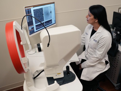 retinal imaging device